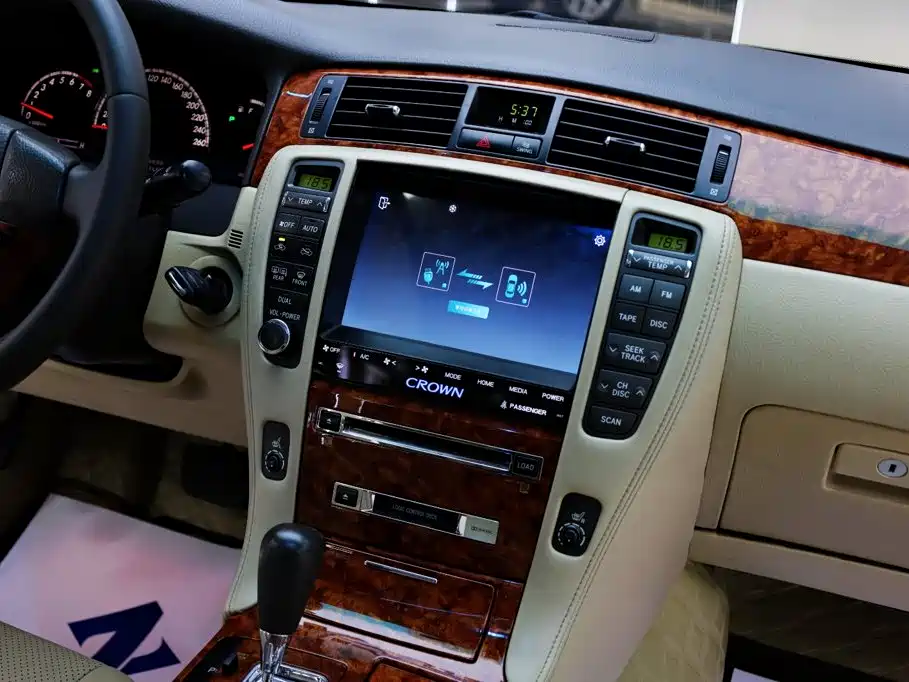 Toyota Crown — миниатюра 22