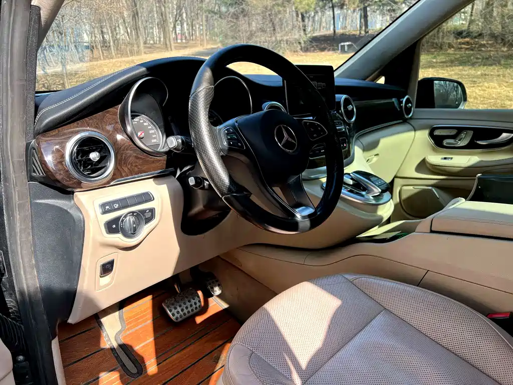 MERCEDES-BENZ V CLASS