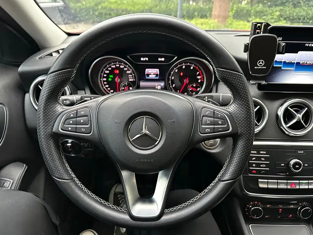 Mercedes-Benz GLA — миниатюра 17