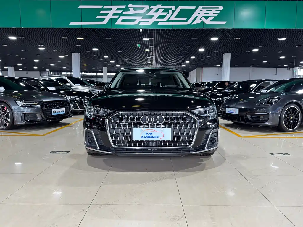 AUDI  A8