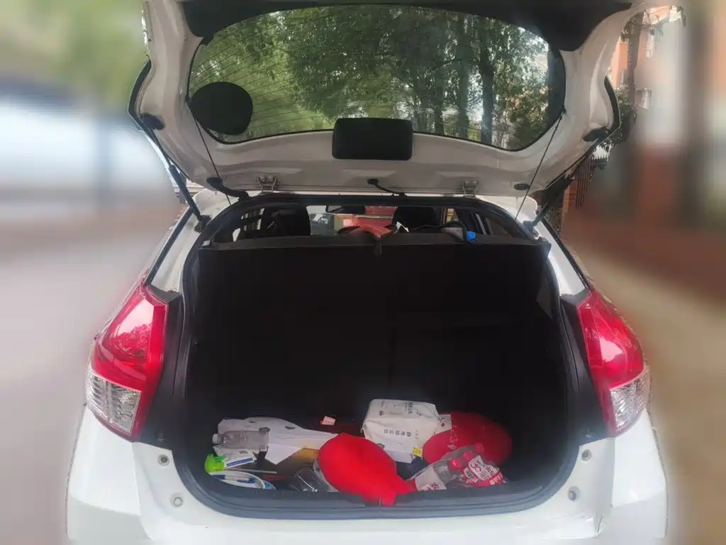 Toyota Yaris L — миниатюра 15