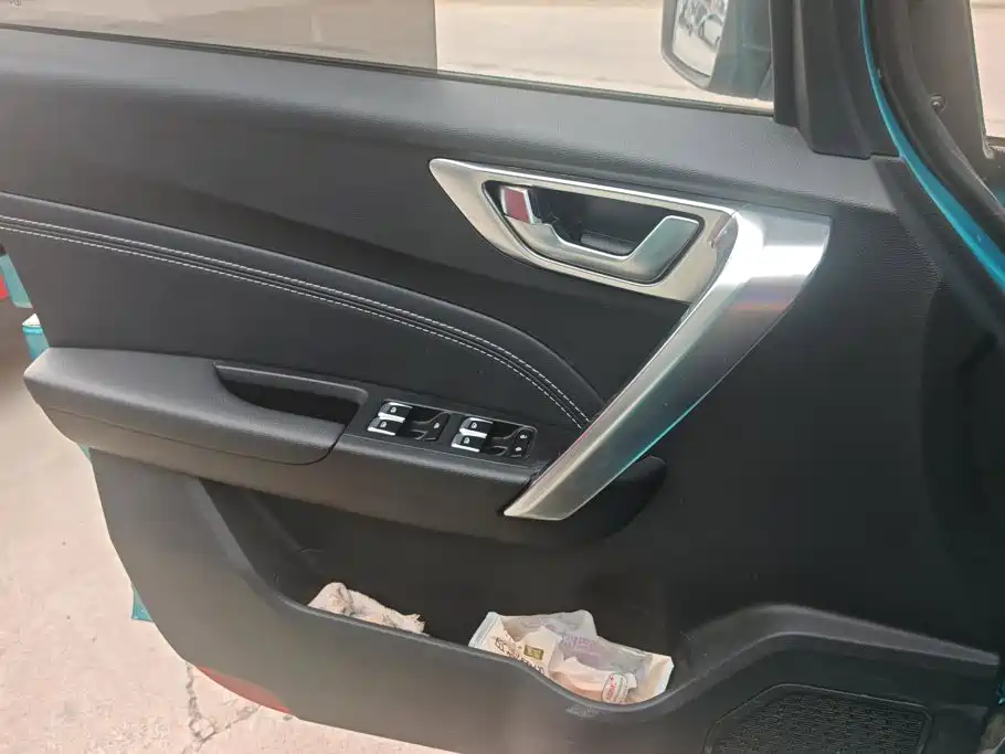 Geely Vision X3 — миниатюра 7
