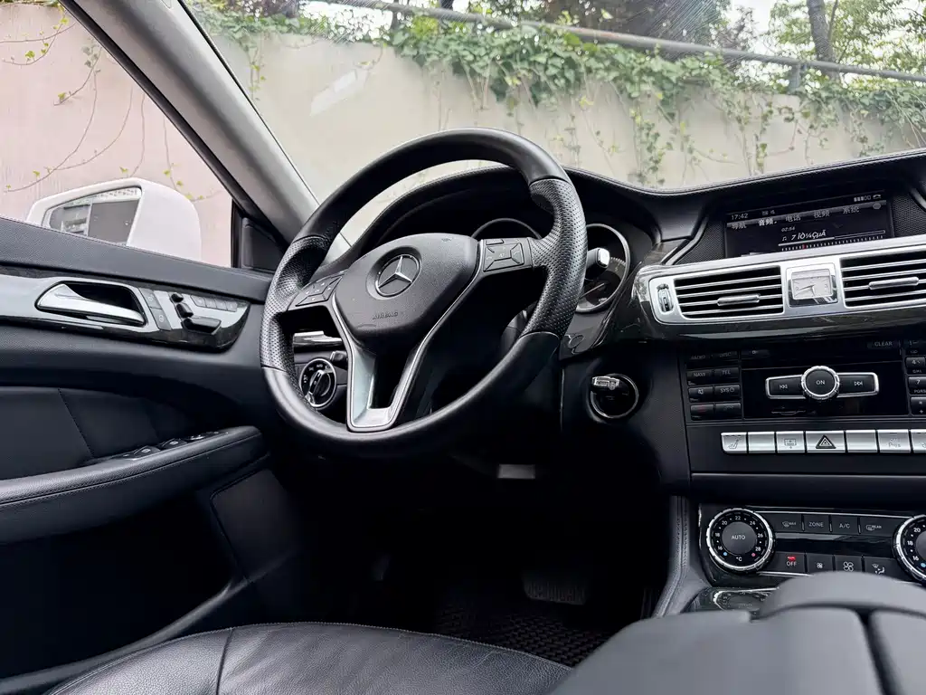 Mercedes-Benz CLS — миниатюра 4