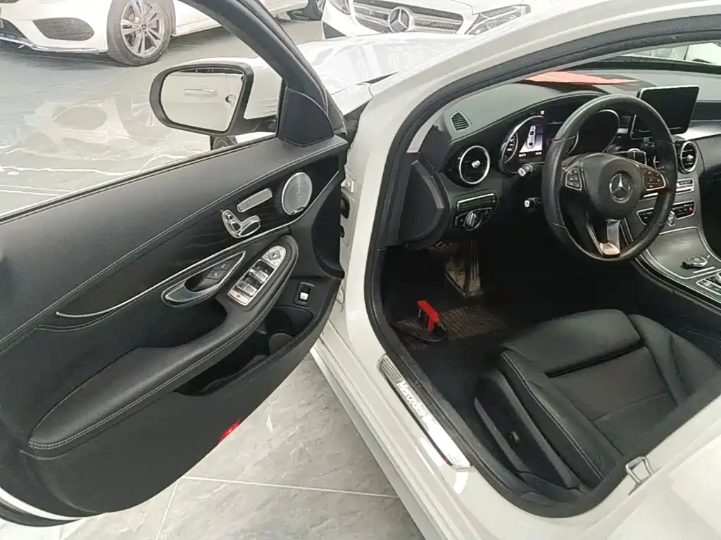 Mercedes-Benz C-Class — миниатюра 16