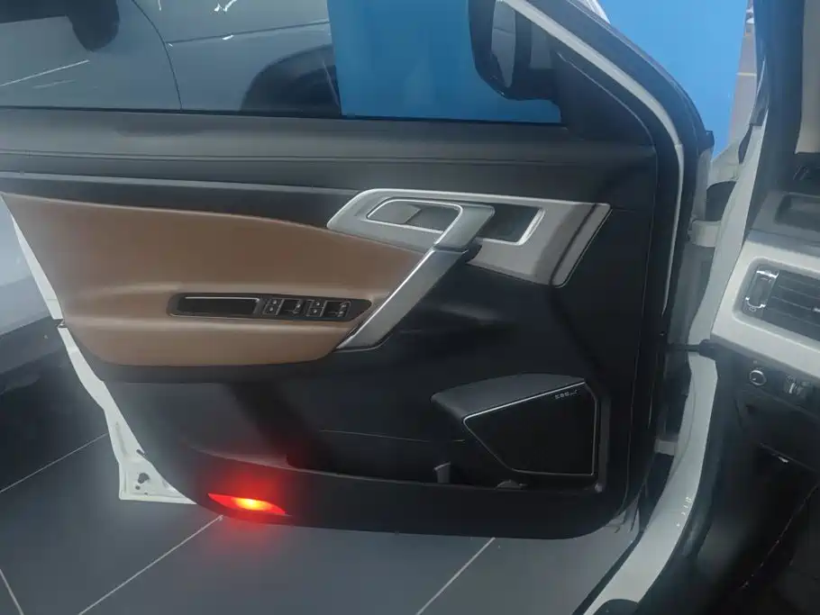 Geely Boyue — миниатюра 7