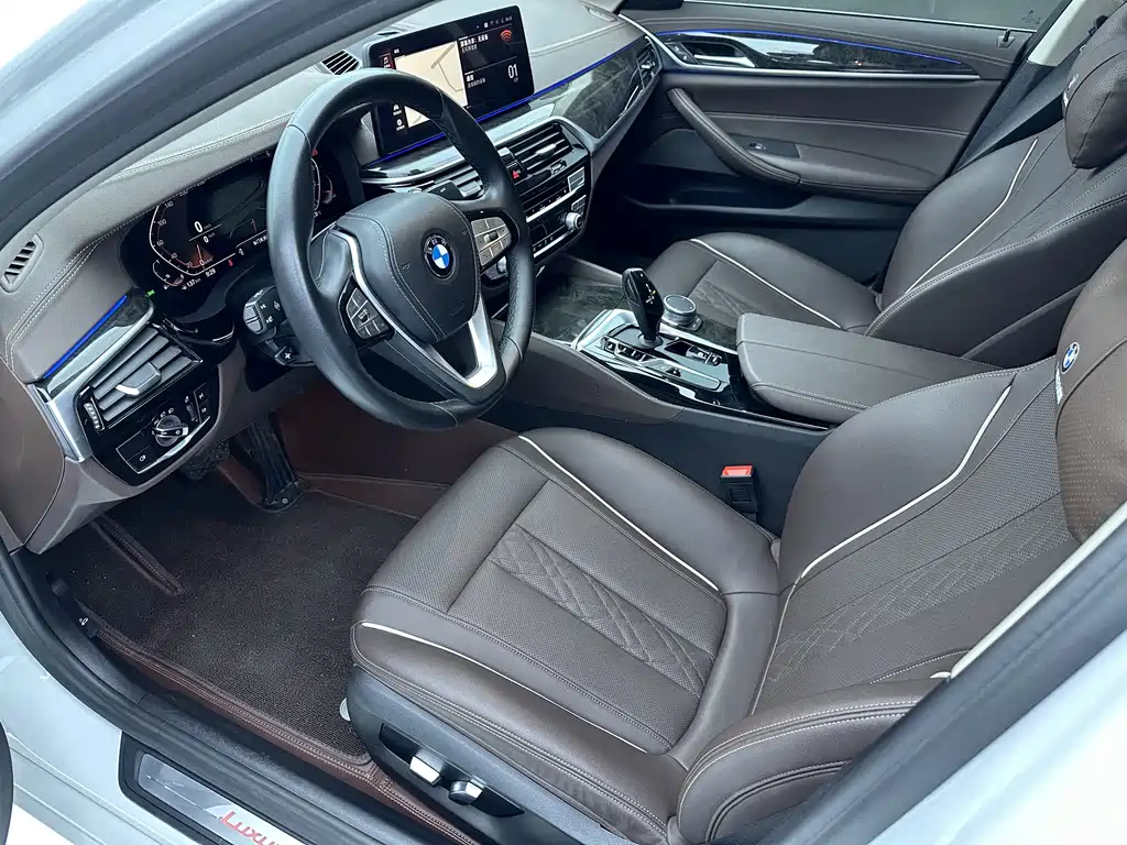 BMW 5 Series — миниатюра 6