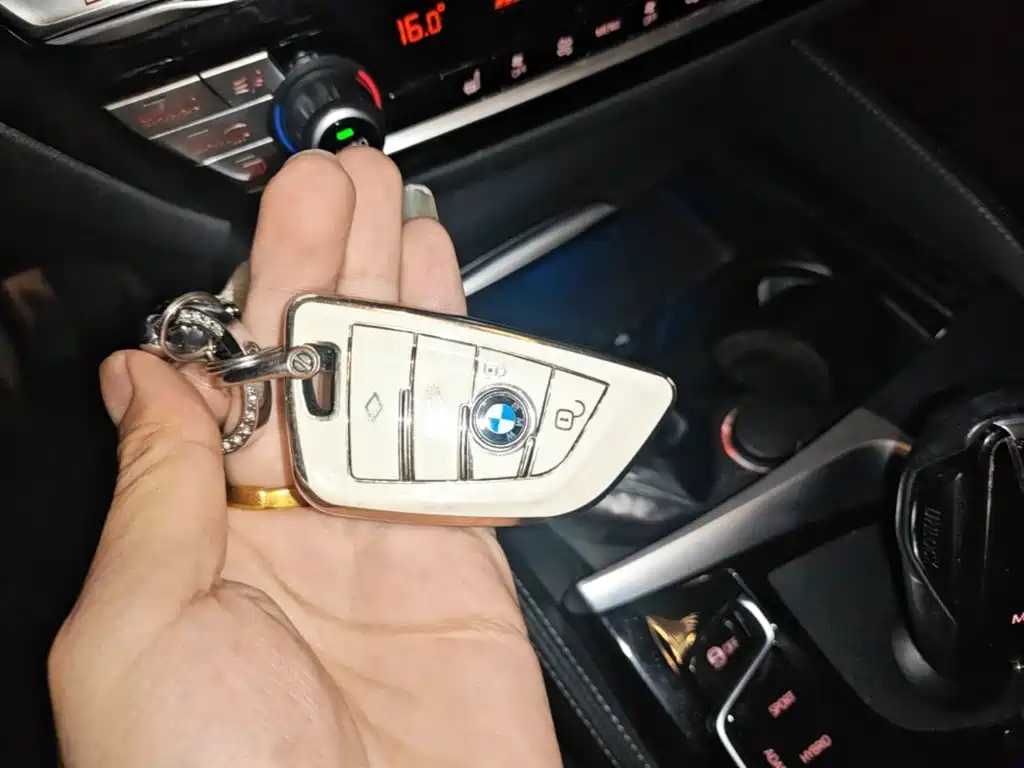 BMW 5 Series New Energy — миниатюра 15