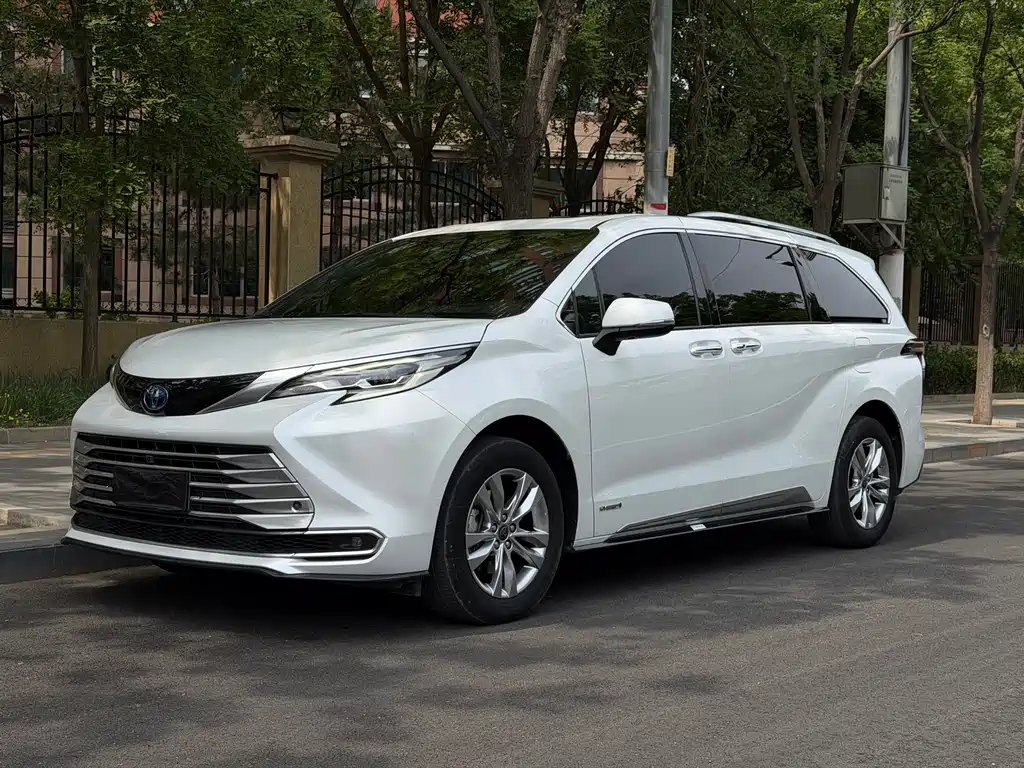 Toyota Sienna 2023