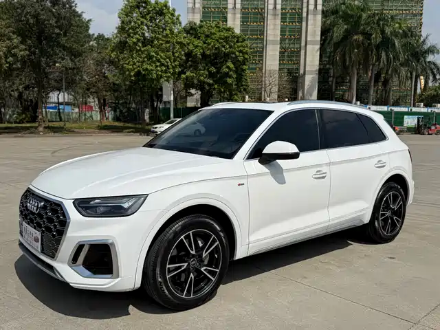 AUDI Q5L 2021