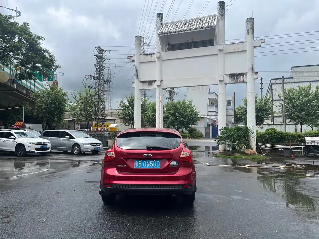 Ford Focus — миниатюра 6