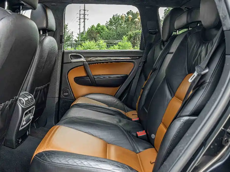 Porsche Cayenne — миниатюра 21