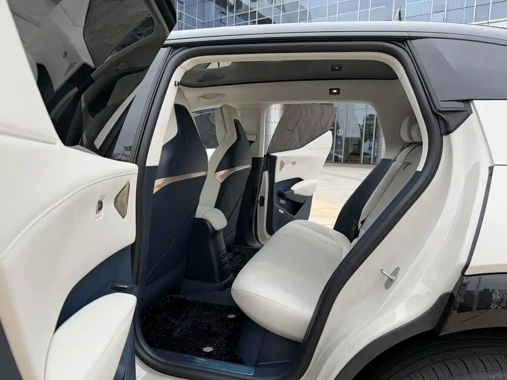Zeekr X 2025 мест