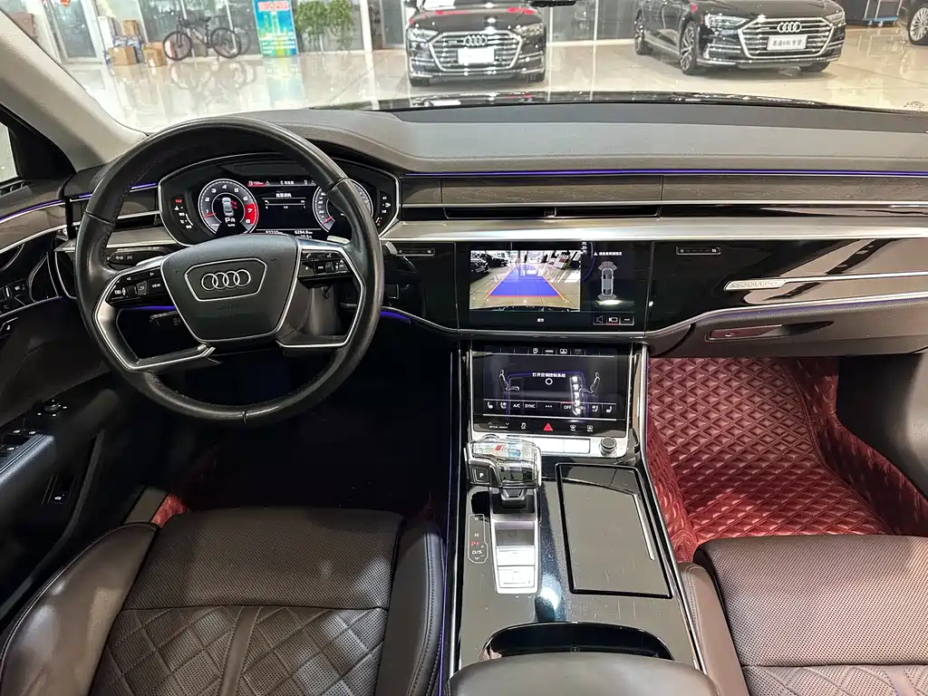 AUDI A8