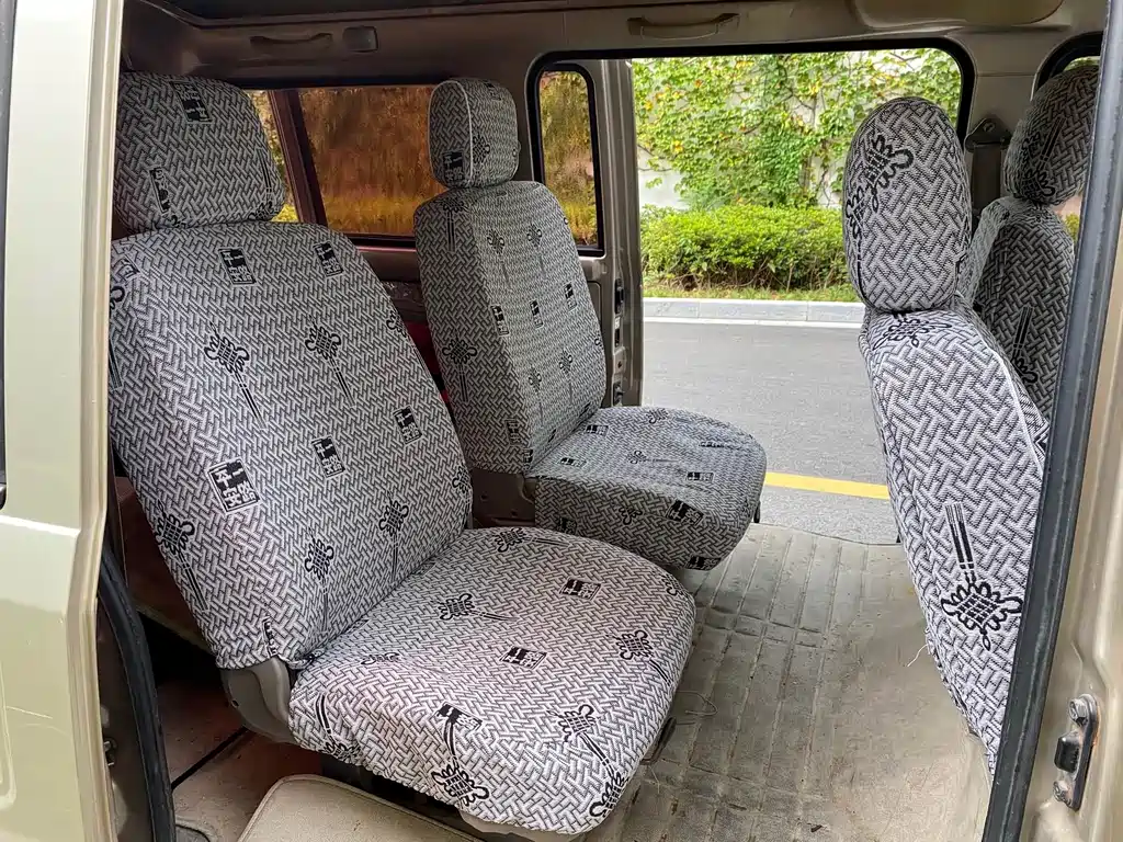 Wuling Rongguang — миниатюра 14
