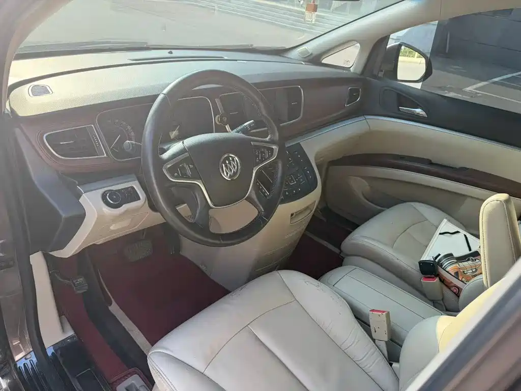 Buick GL8 2017 25S Luxury V