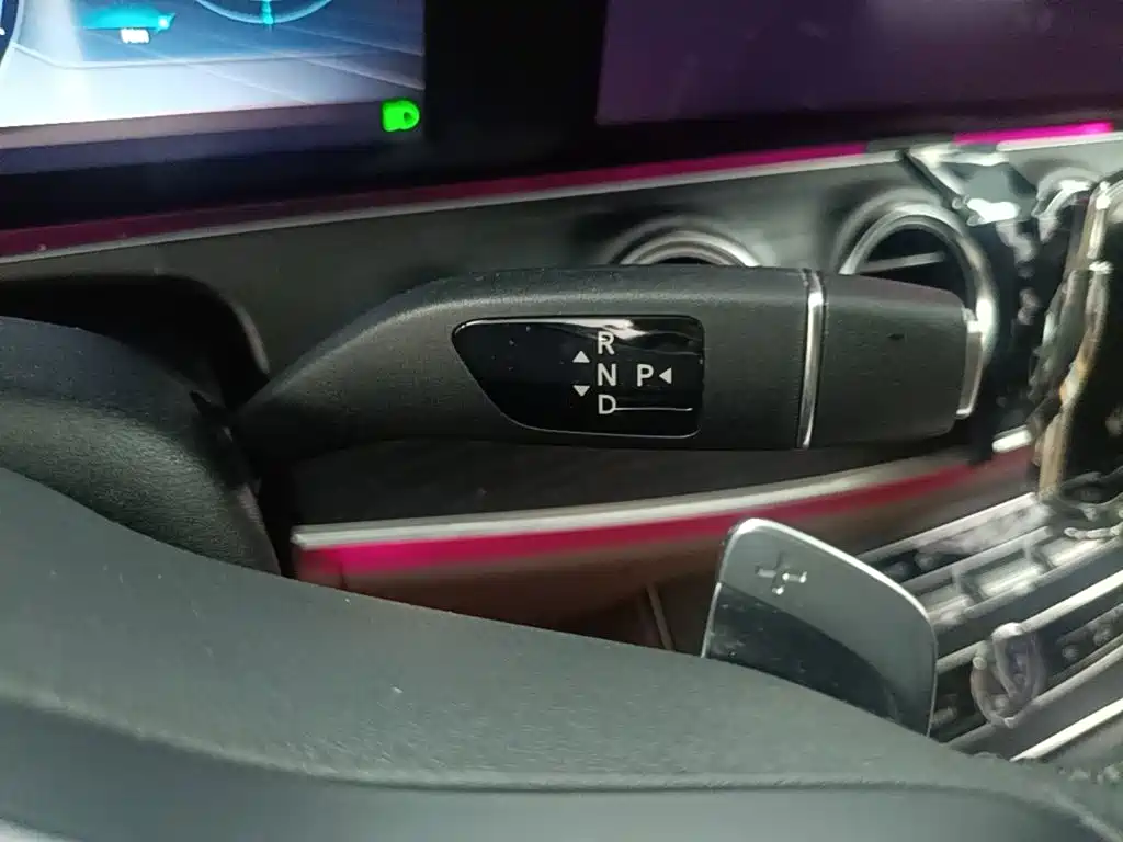 Mercedes-Benz E-Class — миниатюра 14