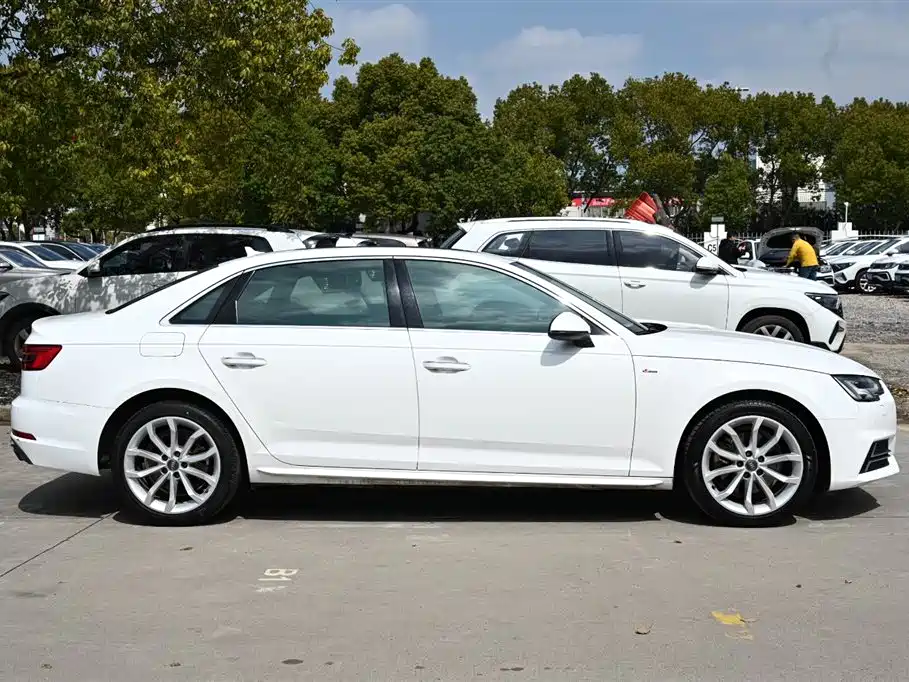 Audi A4L 2017 40 TFSI