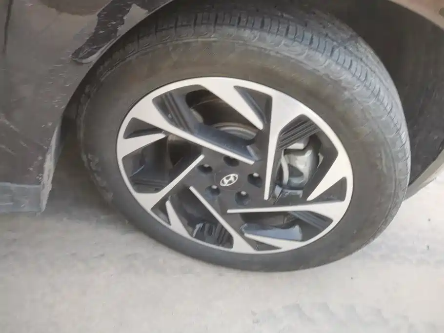 Hyundai Custo — миниатюра 6
