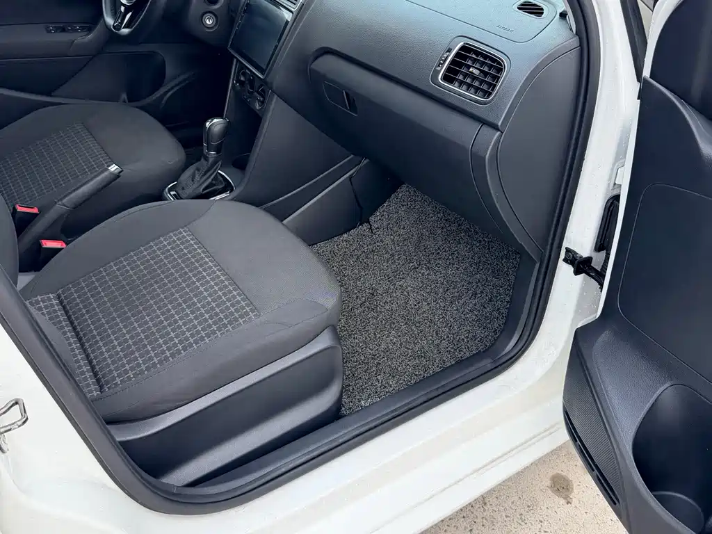 Volkswagen Polo — миниатюра 12