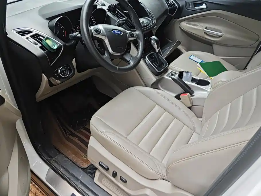 Ford Kuga — миниатюра 9