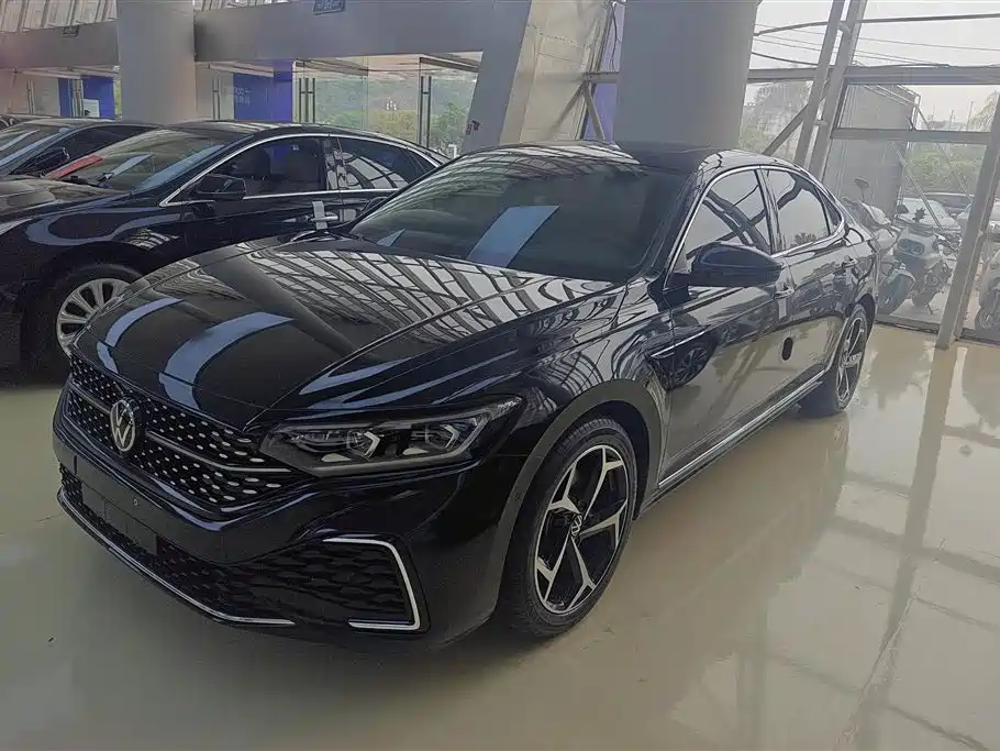 Volkswagen Passat 2024