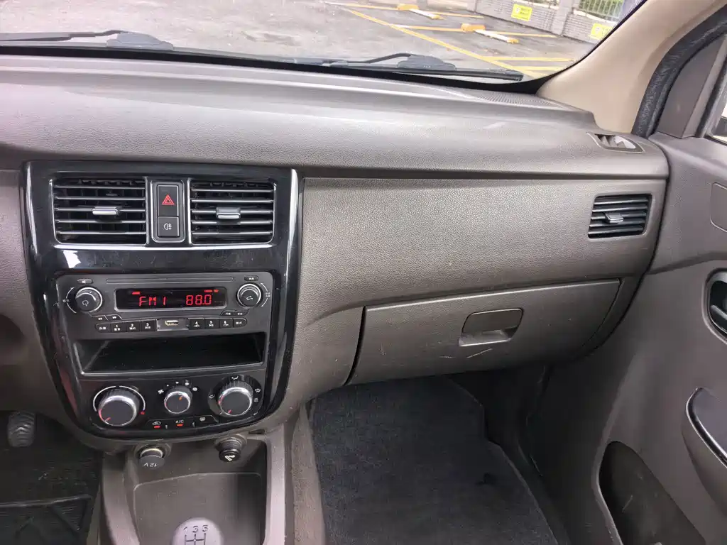 Wuling Rongguang V — миниатюра 14