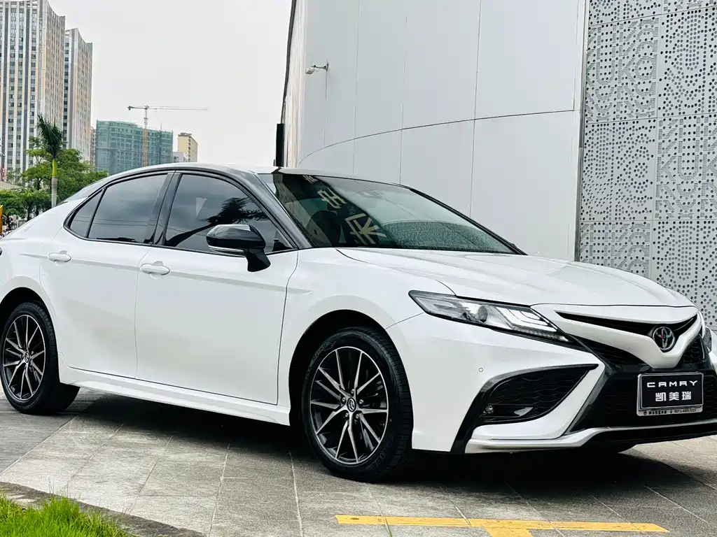 Toyota Camry 2021 2.0S