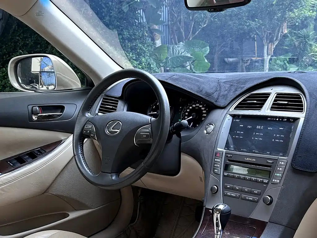 Lexus ES 2012 240