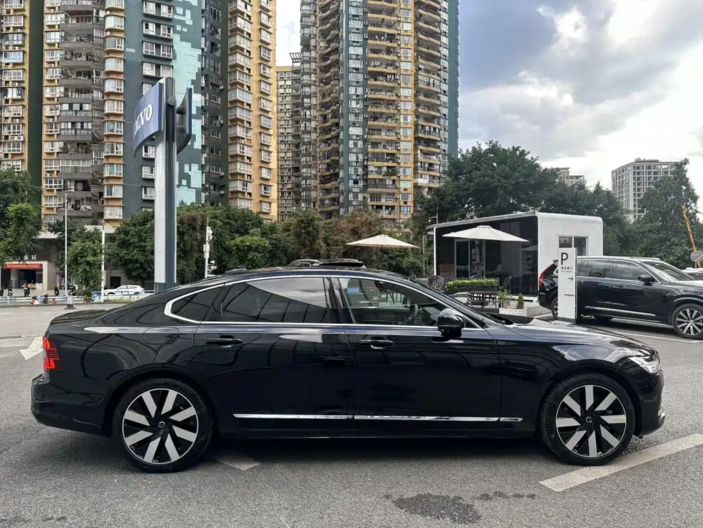 VOLVO S90 PLUG IN HYBRID