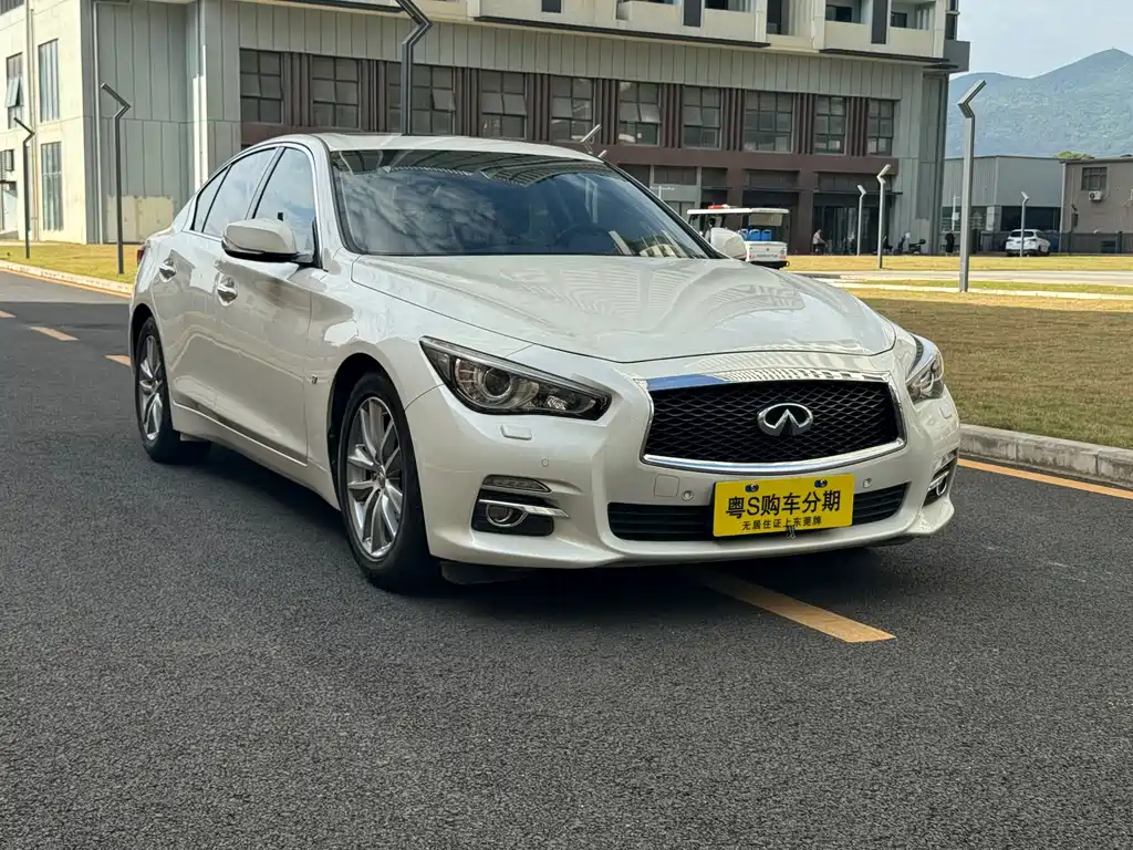 INFINITI Q50