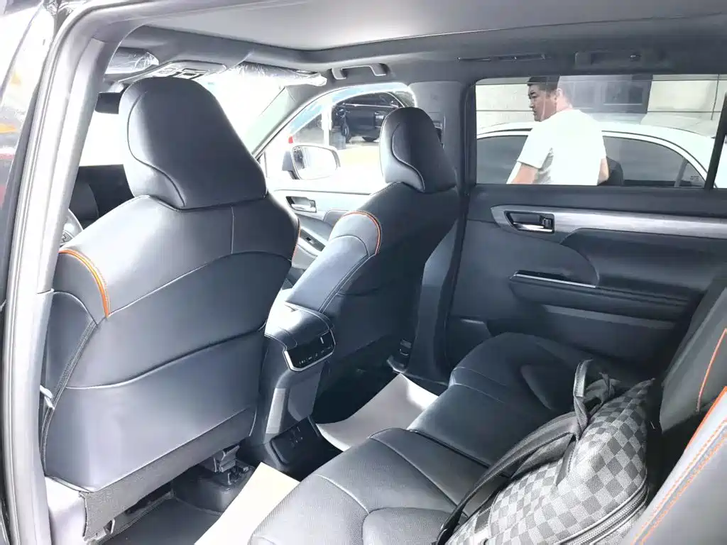 Toyota Crown Kluger 2026 2.5L HEV Luxury
