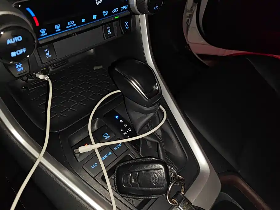 TOYOTA RAV4 RONGFANG