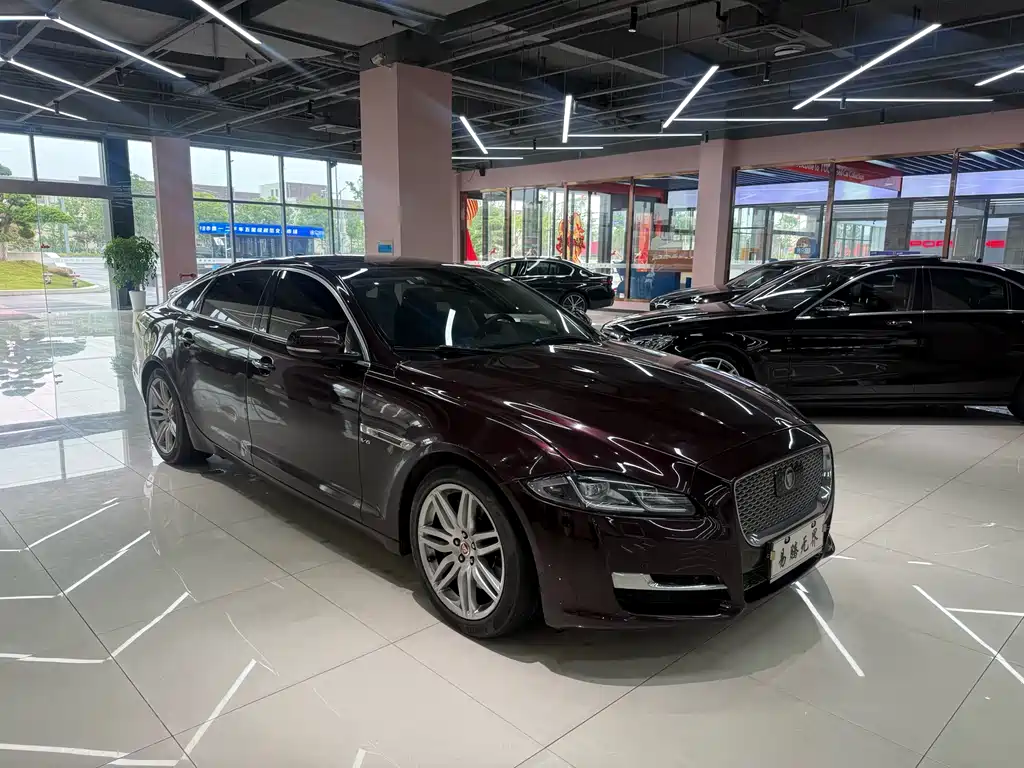 Купить Jaguar XJ