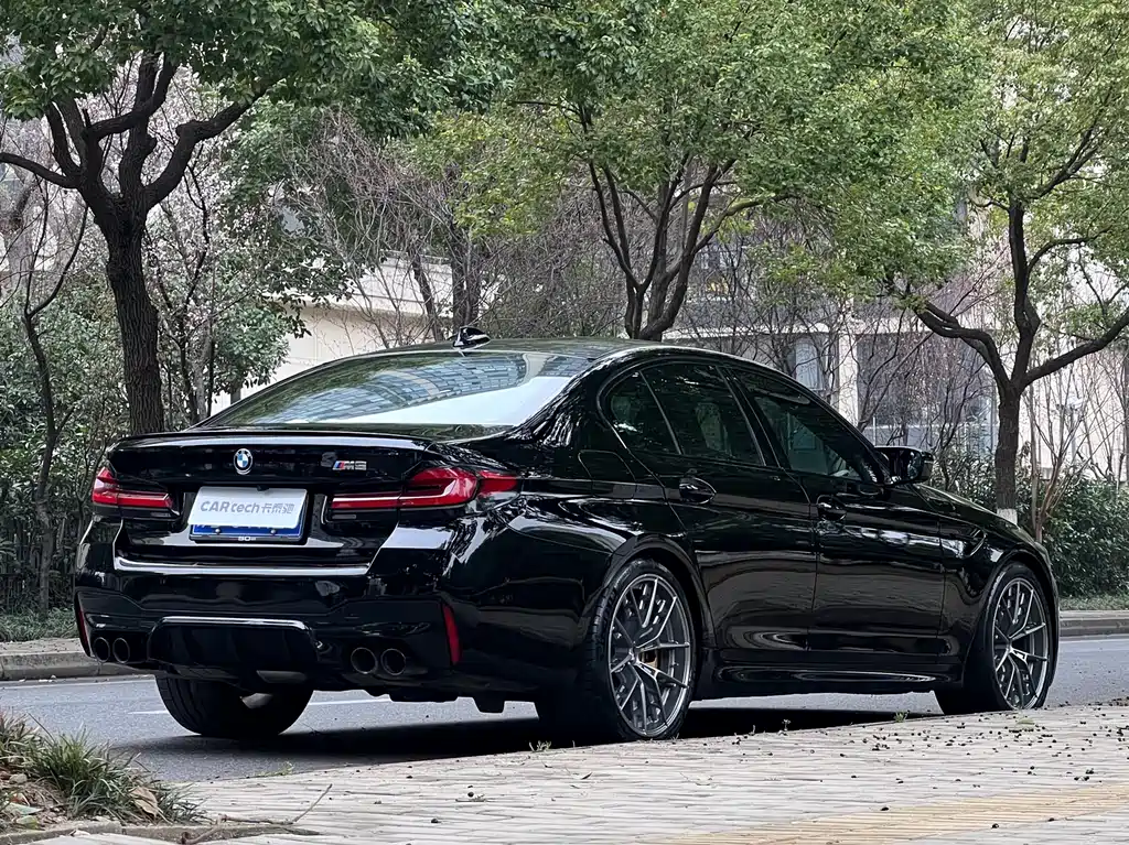 BMW M5