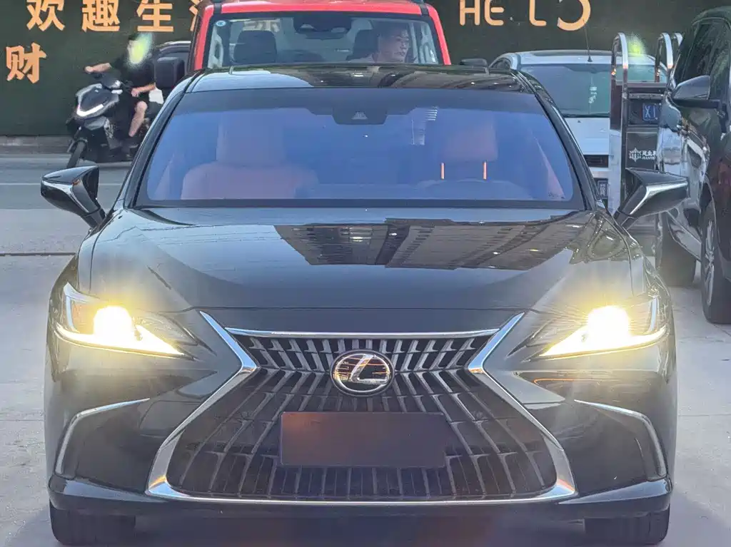 Lexus ES 2022 200