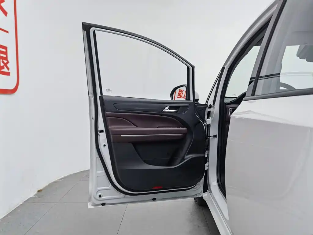 GAC Motor Trumpchi M6 — миниатюра 8