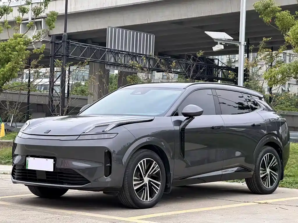 Lynk & Co 08 EM-P