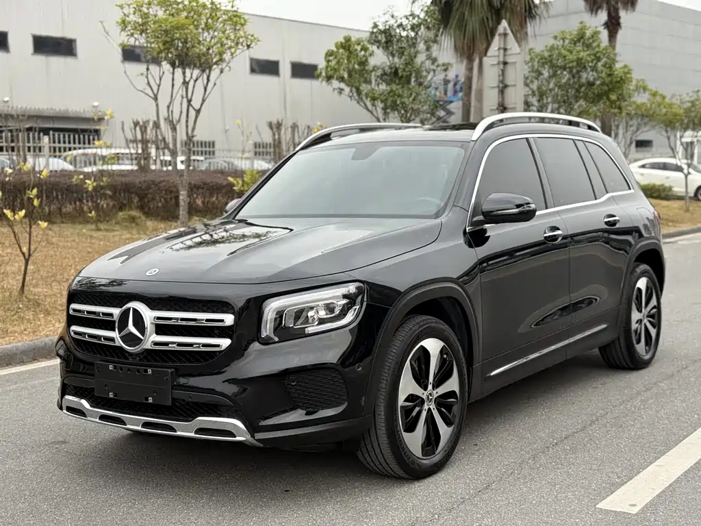 MERCEDES-BENZ GLB