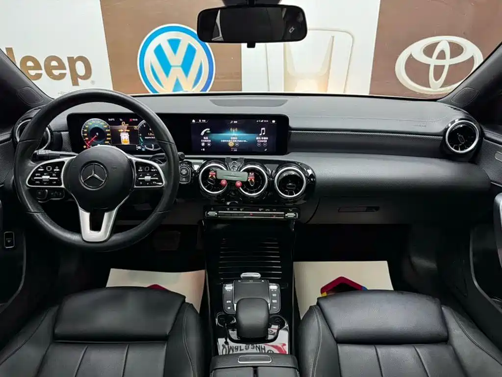 Mercedes-Benz A-Class — миниатюра 9