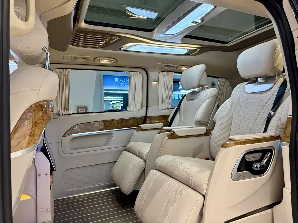 Mercedes-Benz V-Class V 2018 V 260 L Luxury Long Wheelbase VI