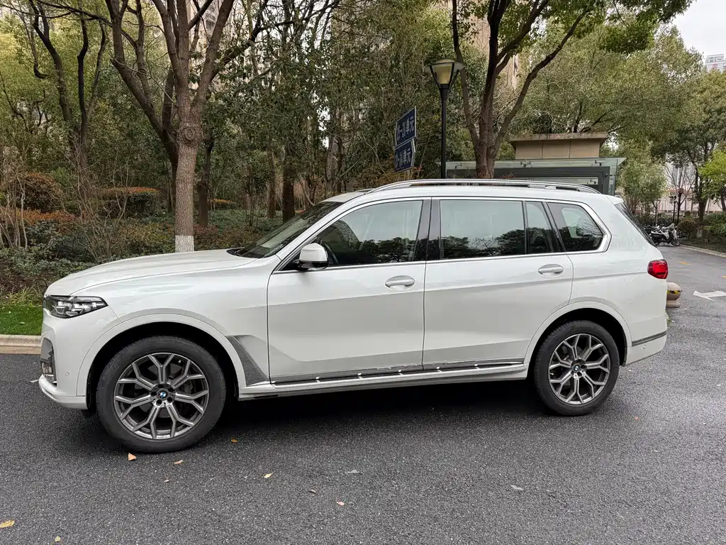 BMW X7 2022 xDrive40i Lead Luxury