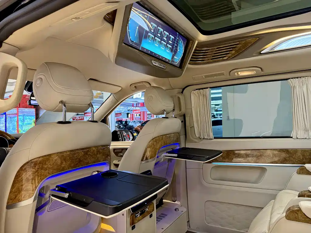 Mercedes-Benz V-Class V 2018 V 260 L Luxury Long Wheelbase VI
