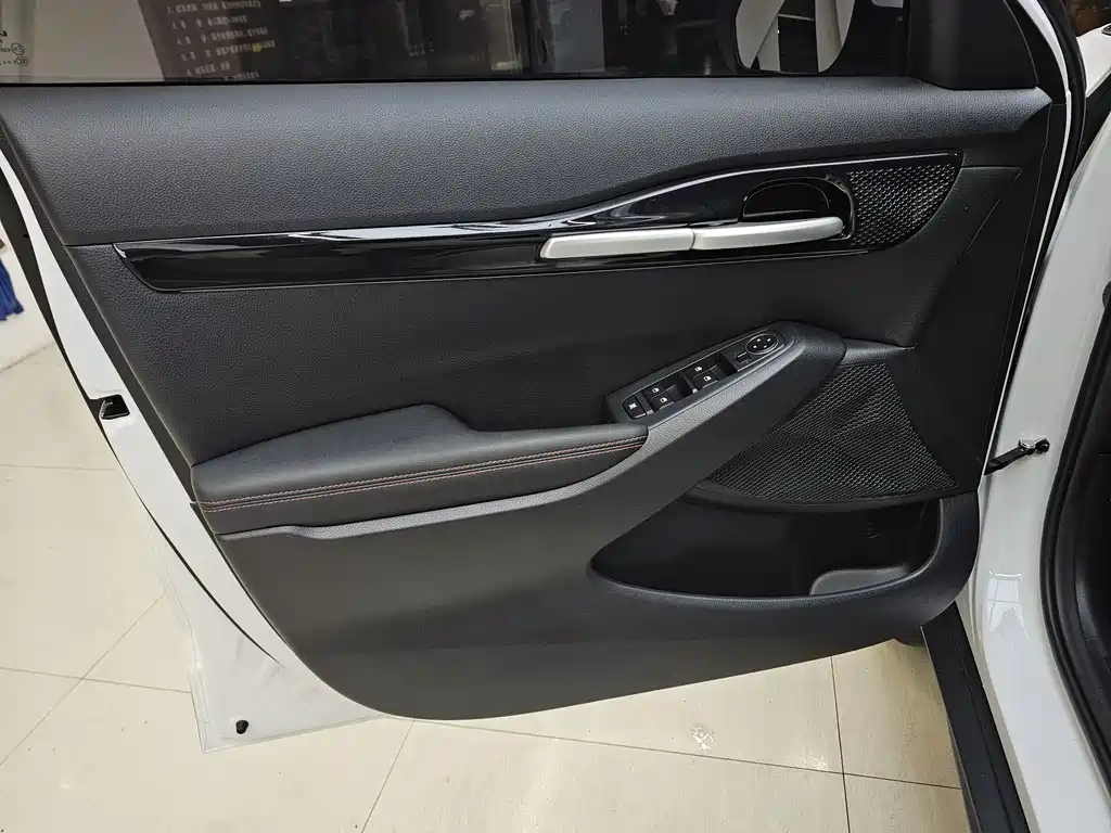 Kia Seltos — миниатюра 13