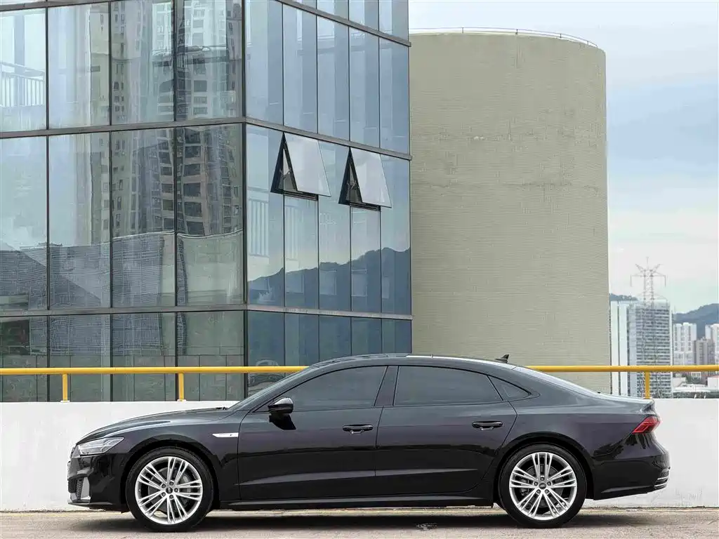 Audi A7L — миниатюра 8