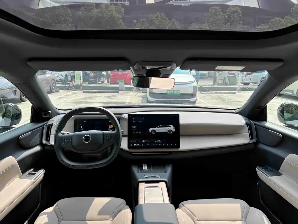 Volvo XC70 PHEV — миниатюра 19
