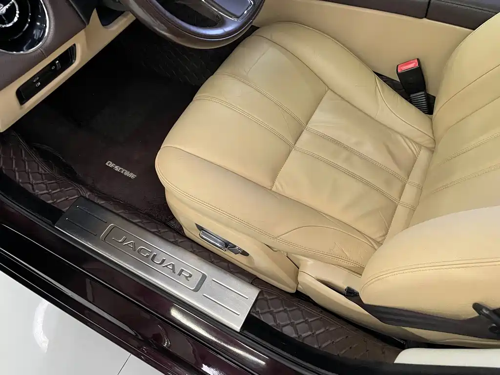 Jaguar XJ — миниатюра 23