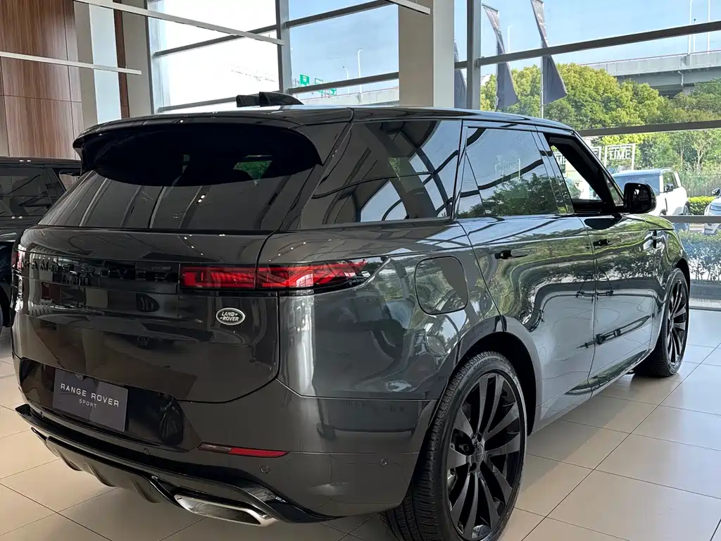 Land Rover Range Rover Sport 2025 400PS Dynamic SE