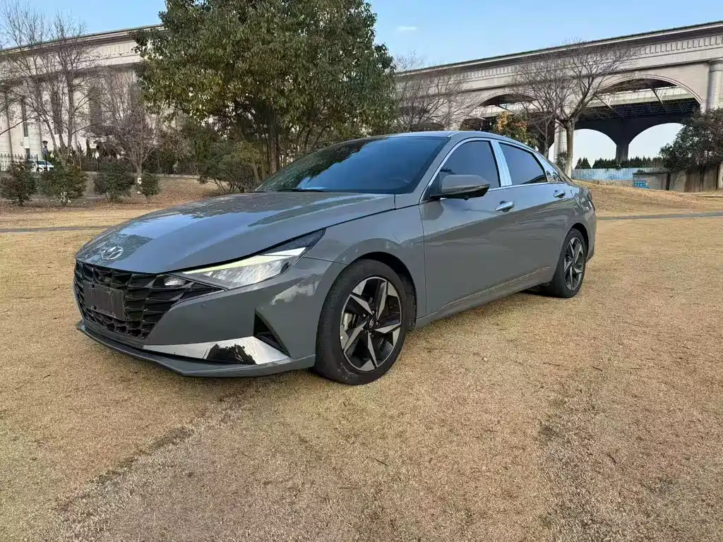 Hyundai Elantra 2022