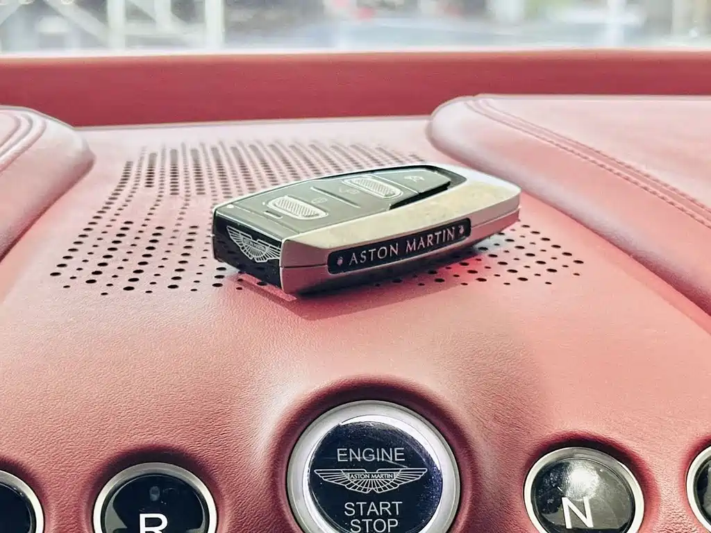 Aston Martin DBX 2022 4.0T V8