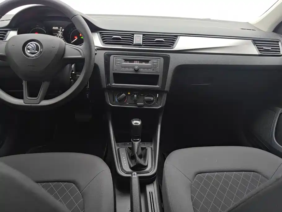 Skoda Rapid — миниатюра 16
